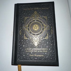 The Daily Spell Journal: A Diary of Enchantments for Every Day of the Year